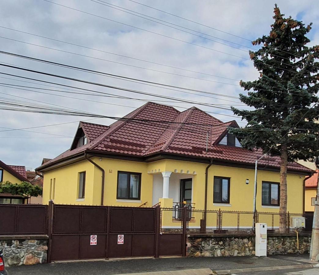 Yellow House Sibiu Ngoại thất bức ảnh