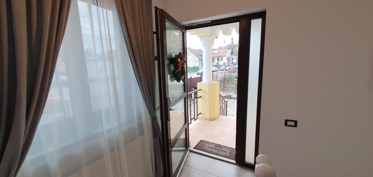 Yellow House Sibiu Ngoại thất bức ảnh
